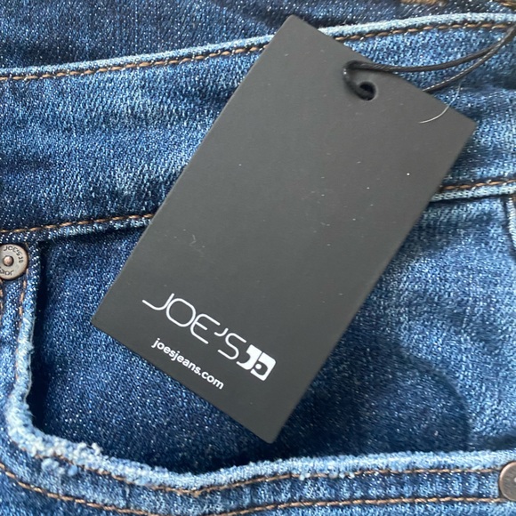 Joe’s Jeans - Womens frayed bottoms - Picture 3 of 3